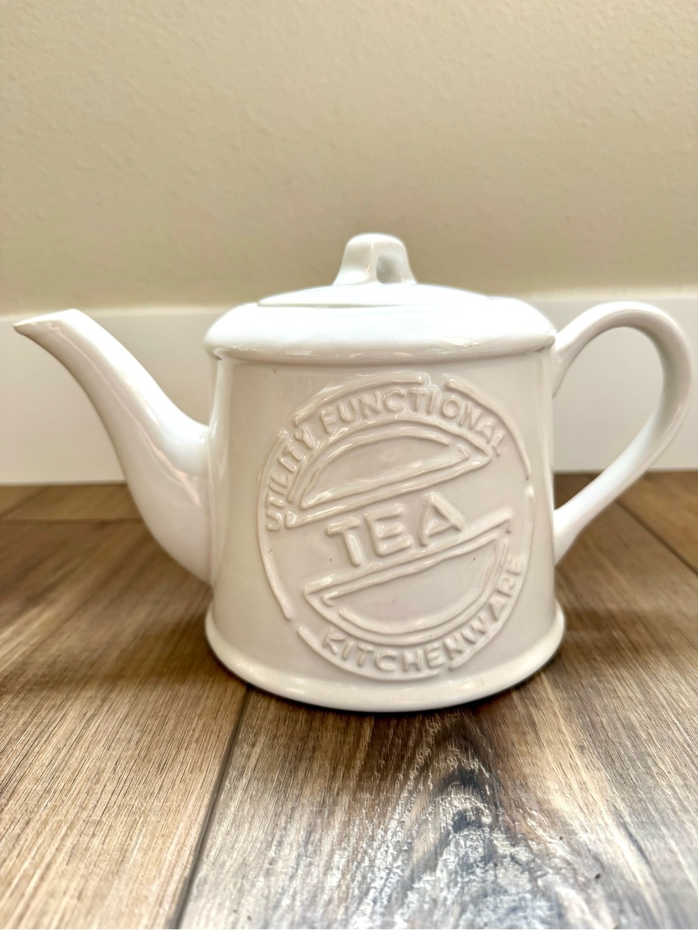 The Old Pottery Co. White Ceramic Farmhouse Teapot | EUC | Decor